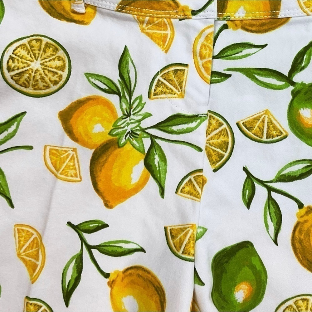 Isaac Mizrahi New York Lemon Lime Scattered Print Tailored Shorts size 10 - Picture 7 of 10